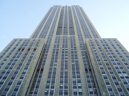 800px-Looking_Up_at_Empire_State_Building